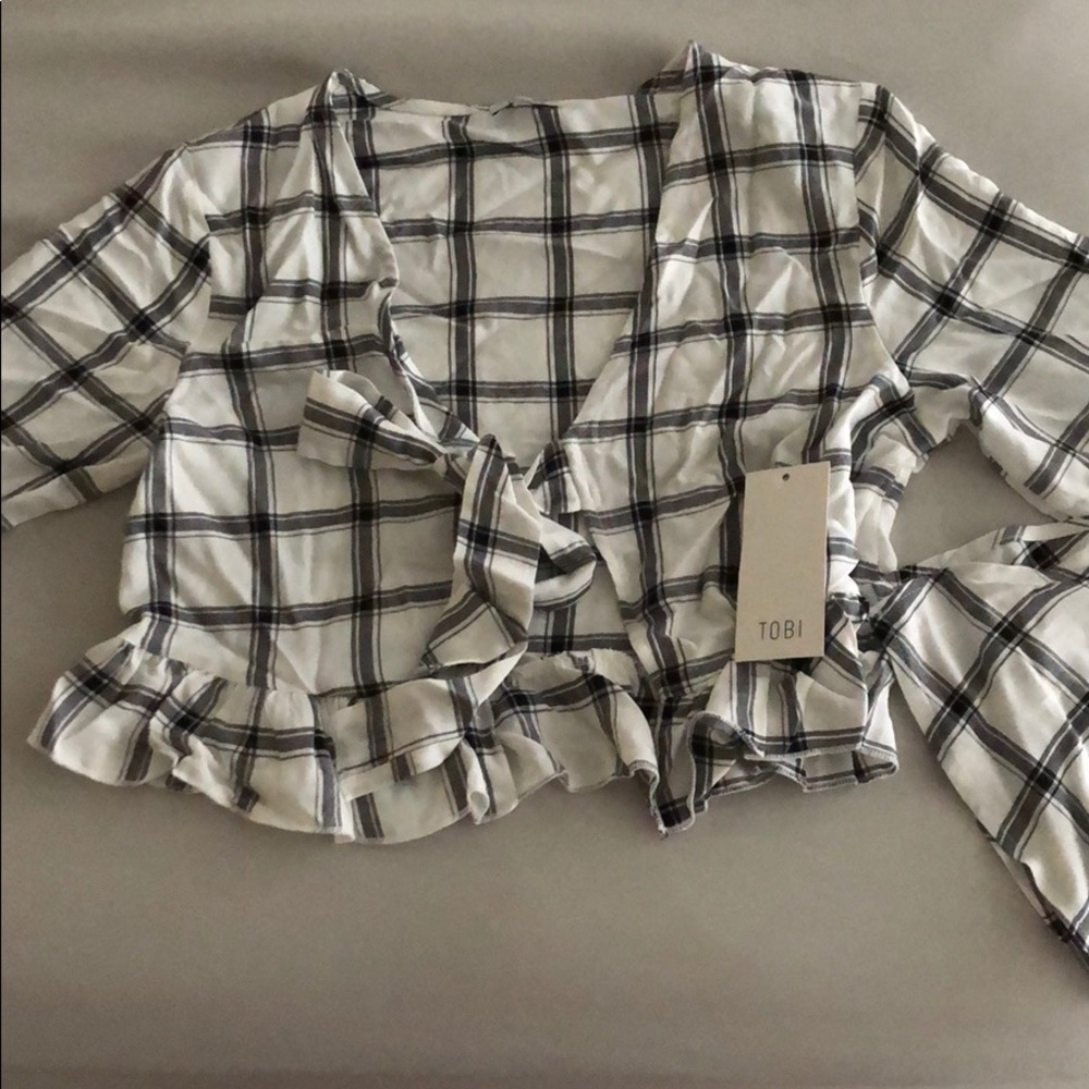 Tobi Crop Top